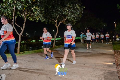 Race photo from PIK NITE RUN 2025