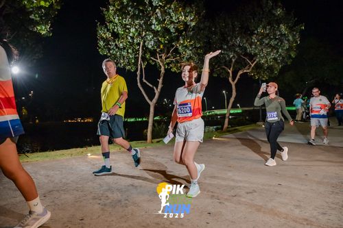 Race photo from PIK NITE RUN 2025