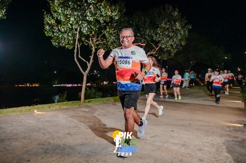 Race photo from PIK NITE RUN 2025