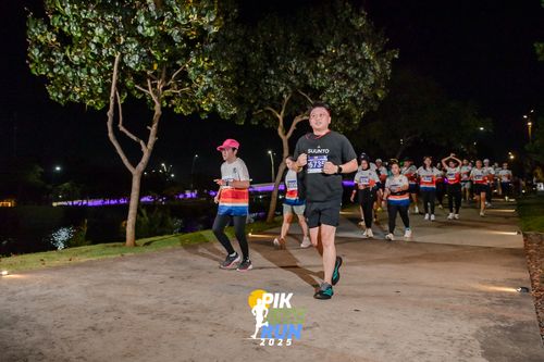 Race photo from PIK NITE RUN 2025