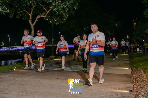 Race photo from PIK NITE RUN 2025