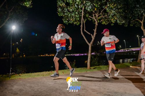 Race photo from PIK NITE RUN 2025