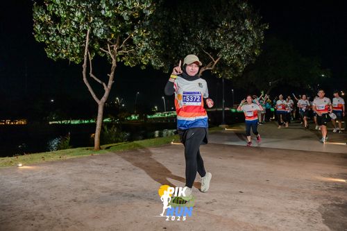 Race photo from PIK NITE RUN 2025