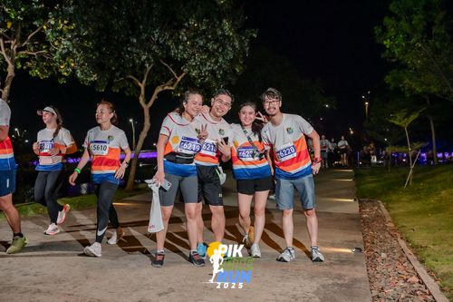 Race photo from PIK NITE RUN 2025