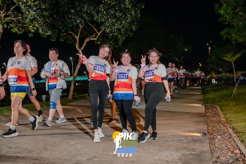 Race photo from PIK NITE RUN 2025