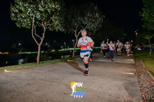 Race photo from PIK NITE RUN 2025