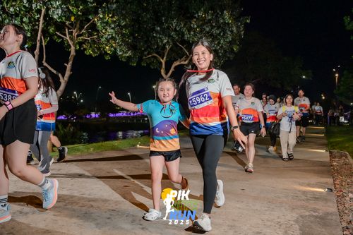 Race photo from PIK NITE RUN 2025