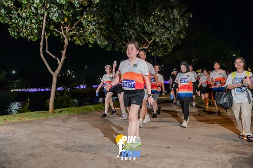 Race photo from PIK NITE RUN 2025