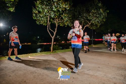 Race photo from PIK NITE RUN 2025