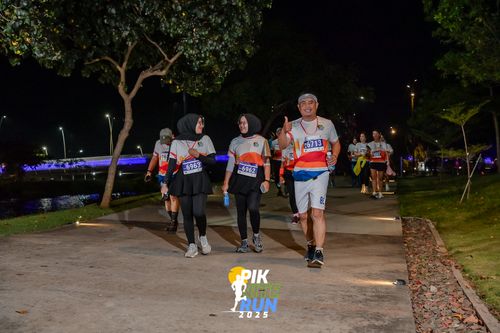 Race photo from PIK NITE RUN 2025