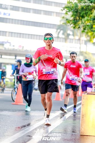 Race photo from Smartfren Run 2025 