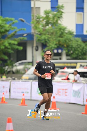 Race photo from SURABAYA ISOPLUS MARATHON 2025