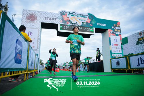 Race photo from Arutmin Borneo Run 2024