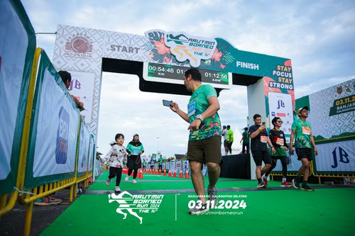Race photo from Arutmin Borneo Run 2024