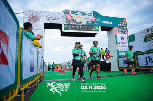 Race photo from Arutmin Borneo Run 2024