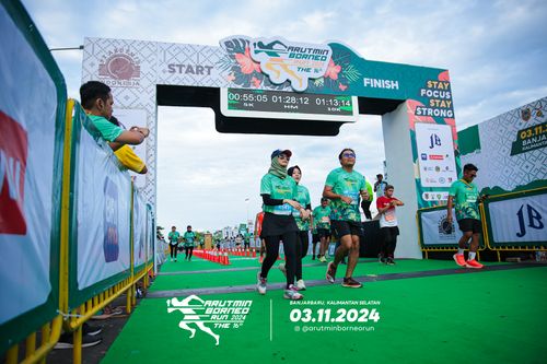 Race photo from Arutmin Borneo Run 2024