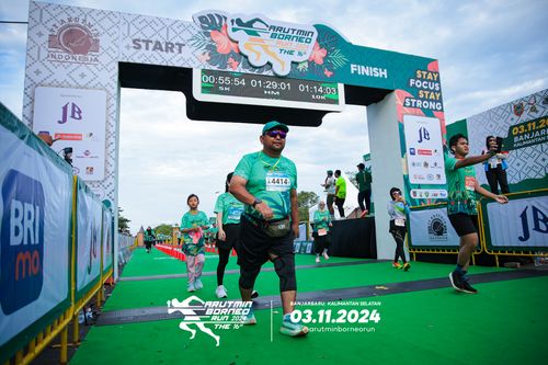 Race photo from Arutmin Borneo Run 2024