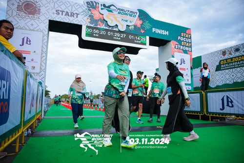 Race photo from Arutmin Borneo Run 2024