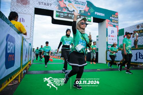 Race photo from Arutmin Borneo Run 2024