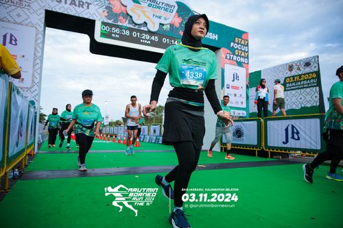 Race photo from Arutmin Borneo Run 2024