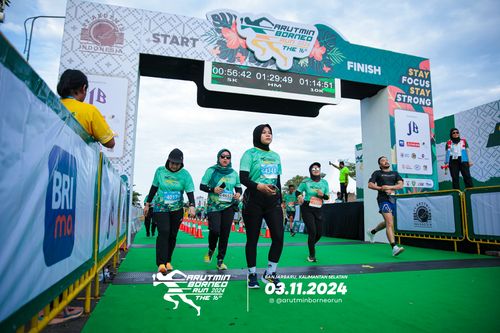 Race photo from Arutmin Borneo Run 2024