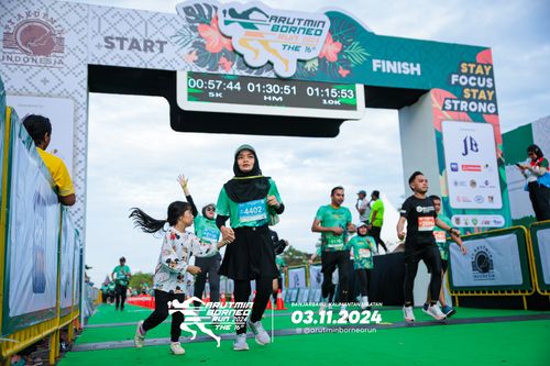 Race photo from Arutmin Borneo Run 2024