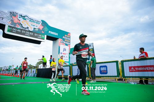 Race photo from Arutmin Borneo Run 2024
