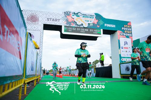 Race photo from Arutmin Borneo Run 2024