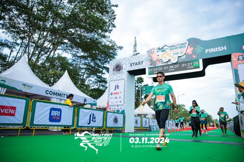 Race photo from Arutmin Borneo Run 2024