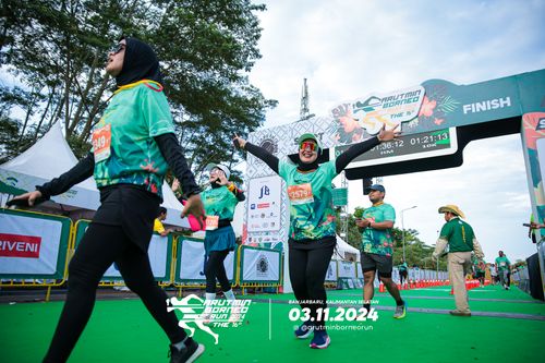 Race photo from Arutmin Borneo Run 2024