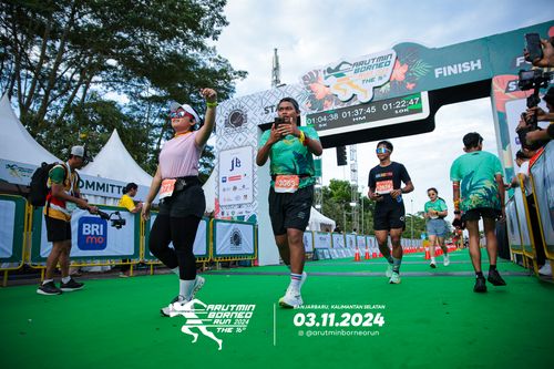 Race photo from Arutmin Borneo Run 2024