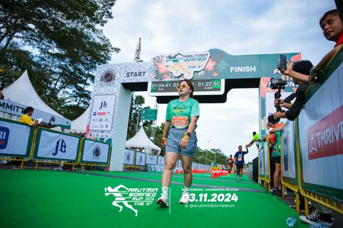 Race photo from Arutmin Borneo Run 2024