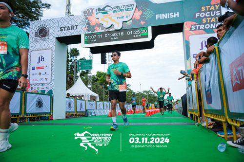 Race photo from Arutmin Borneo Run 2024