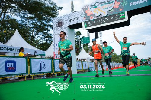 Race photo from Arutmin Borneo Run 2024