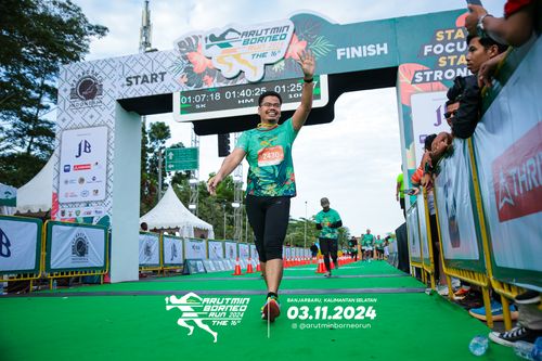 Race photo from Arutmin Borneo Run 2024