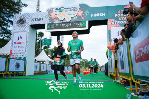 Race photo from Arutmin Borneo Run 2024