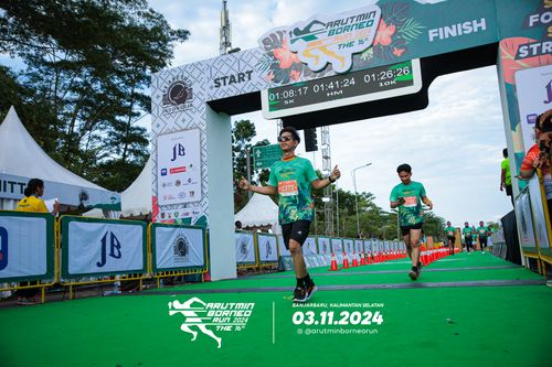 Race photo from Arutmin Borneo Run 2024