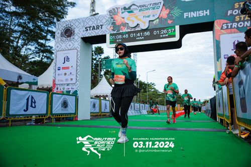 Race photo from Arutmin Borneo Run 2024