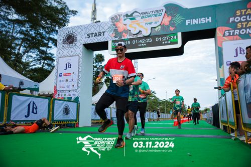 Race photo from Arutmin Borneo Run 2024