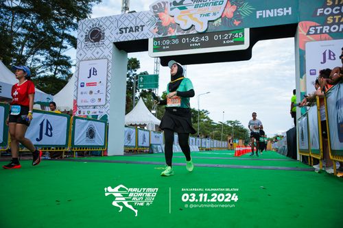 Race photo from Arutmin Borneo Run 2024