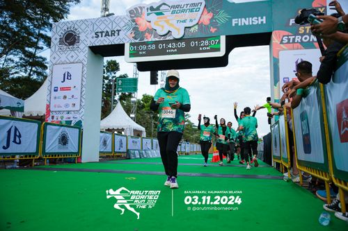 Race photo from Arutmin Borneo Run 2024