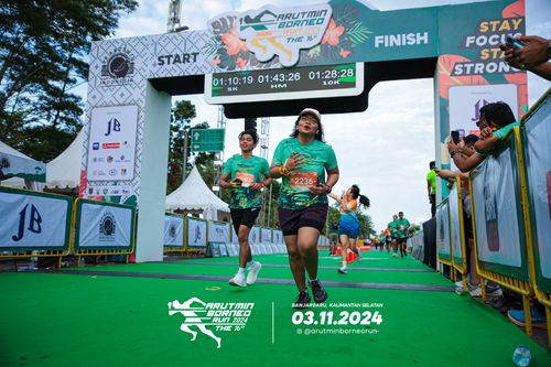 Race photo from Arutmin Borneo Run 2024