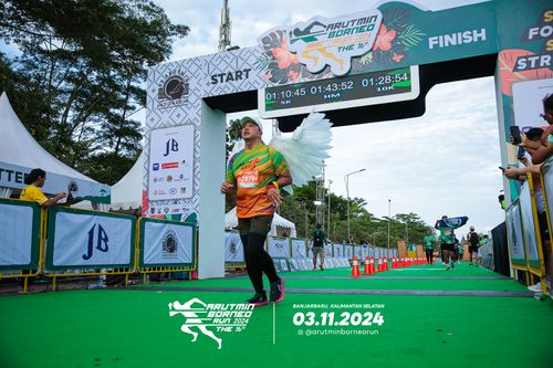 Race photo from Arutmin Borneo Run 2024