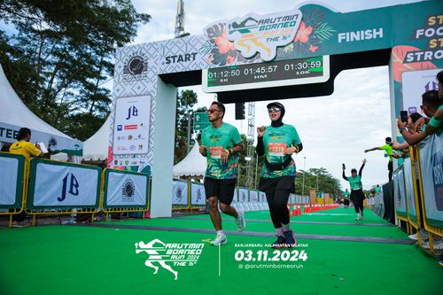 Race photo from Arutmin Borneo Run 2024