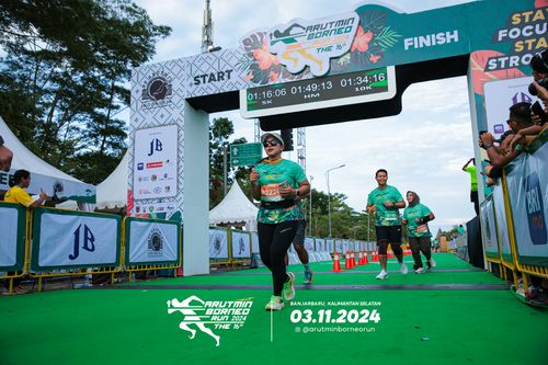 Race photo from Arutmin Borneo Run 2024