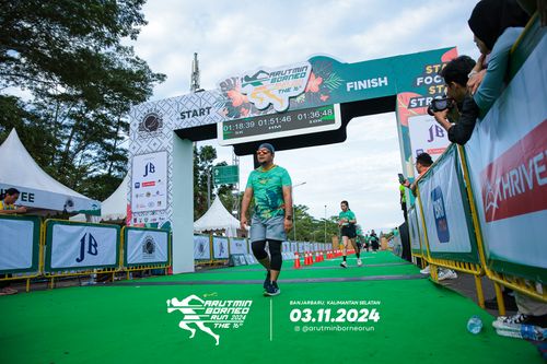 Race photo from Arutmin Borneo Run 2024