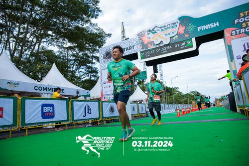 Race photo from Arutmin Borneo Run 2024