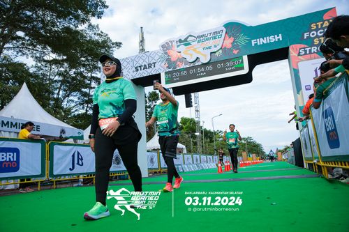 Race photo from Arutmin Borneo Run 2024