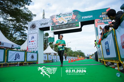 Race photo from Arutmin Borneo Run 2024