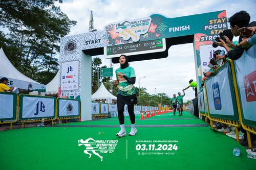 Race photo from Arutmin Borneo Run 2024